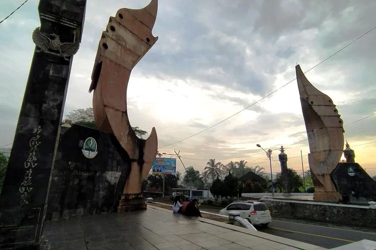 Inspeksi Mobil Bekas di Banjar Patroman
